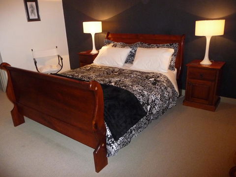 Country Bakehouse Accommodation - Accommodation Cairns 11