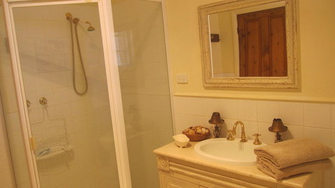 Gainsborough Cottage - Accommodation Cairns 8