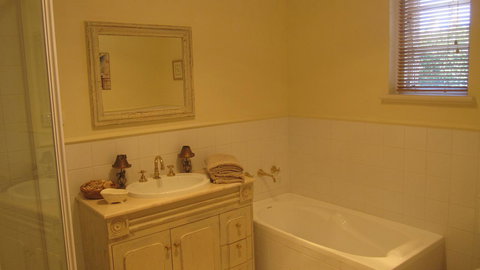 Gainsborough Cottage - Accommodation Cairns 6