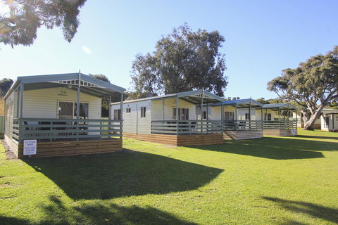 Beachside Holiday Park - Accommodation Cairns 1