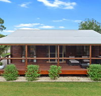 The Log Cabin - 47 Jetty Road - Accommodation Cairns
