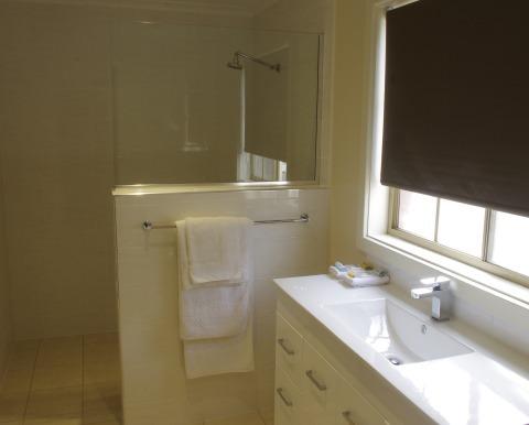 Clare Central - Accommodation Cairns 27
