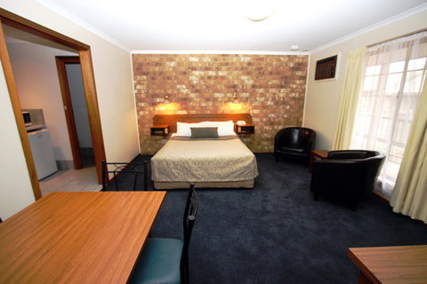 Clare Central - Accommodation Cairns 17