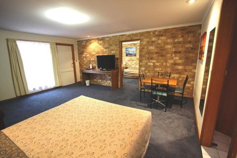 Clare Central - Accommodation Cairns 13
