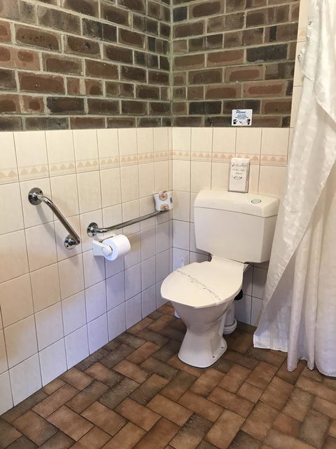 Lake Albert Motel - Accommodation Cairns 1