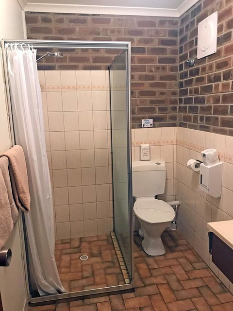 Lake Albert Motel - Accommodation Cairns 36