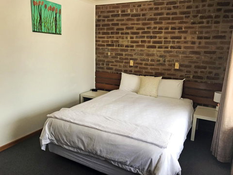 Lake Albert Motel - Accommodation Cairns 40