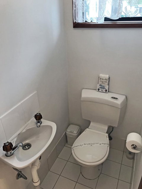 Lake Albert Motel - Accommodation Cairns 29