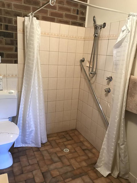 Lake Albert Motel - Accommodation Cairns 2