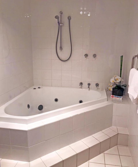 Lake Albert Motel - Accommodation Cairns 28