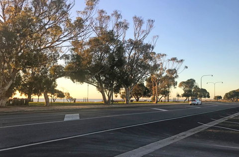 Lake Albert Motel - Accommodation Cairns 9
