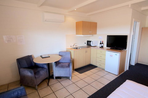 Harbour View Motel - Accommodation Cairns 23