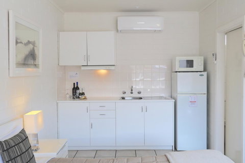 Harbour View Motel - Accommodation Cairns 30