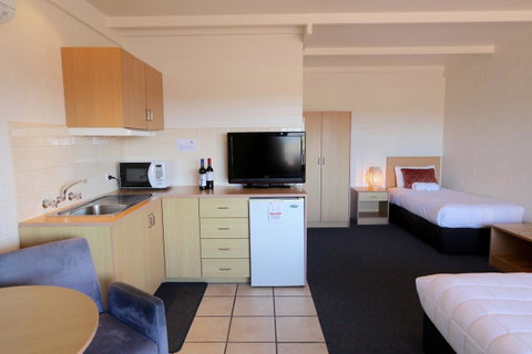 Harbour View Motel - Accommodation Cairns 27