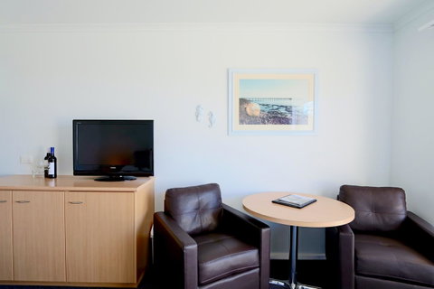 Harbour View Motel - Accommodation Cairns 5