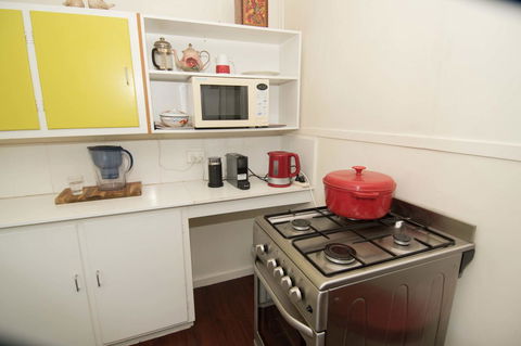 Sinclair Cottage - Accommodation Cairns 21