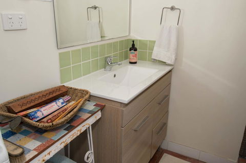 Sinclair Cottage - Accommodation Cairns 18