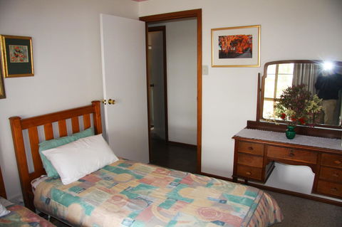 Windmill Cottage - Accommodation Cairns 9