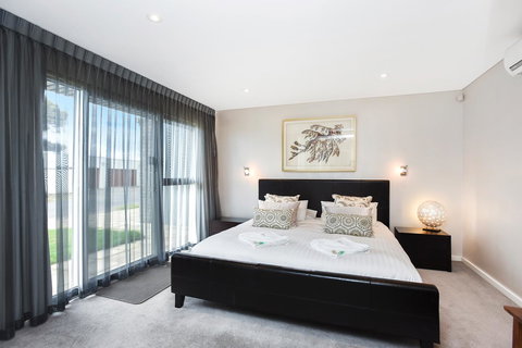 Esplanade Escape - Accommodation Cairns 25