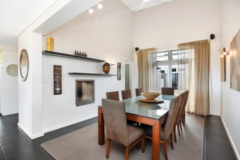 Esplanade Escape - Accommodation Cairns 21