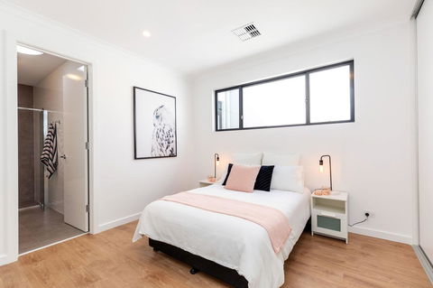 Brand New Affordable Luxury 3 Bedroom 3 Bathrooms House Close To Adelaide City, Chinatown, Beach, Adelaide Airport - Accommodation Cairns 0