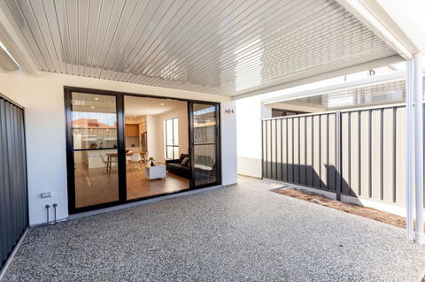 Brand New Affordable Luxury 3 Bedroom 3 Bathrooms House Close To Adelaide City, Chinatown, Beach, Adelaide Airport - Accommodation Cairns 3