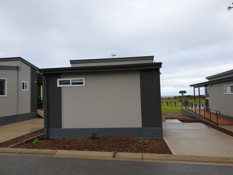NRMA Victor Harbor Beachfront Holiday Park - Accommodation Cairns 11