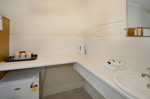 Victor Harbor City Inn - Accommodation Cairns 19