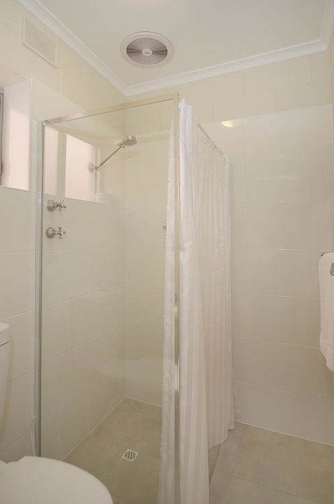 Victor Harbor City Inn - Accommodation Cairns 25