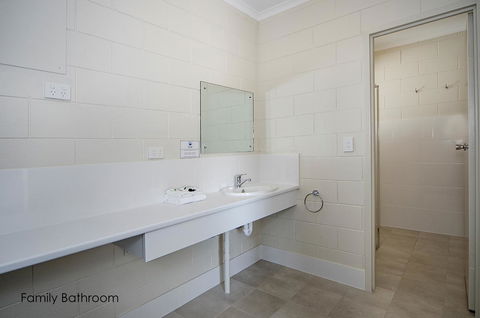 Victor Harbor City Inn - Accommodation Cairns 14
