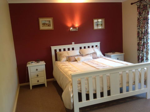 Breakaway Farmstay - Accommodation Cairns 0