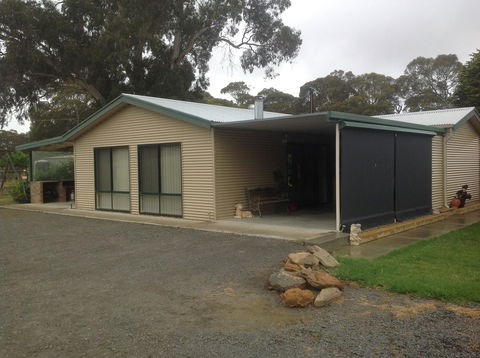 Breakaway Farmstay - Accommodation Cairns 1