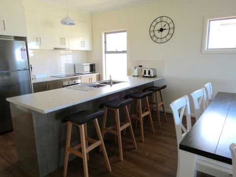38 Wright Tce Encounter Bay - Accommodation Cairns 14