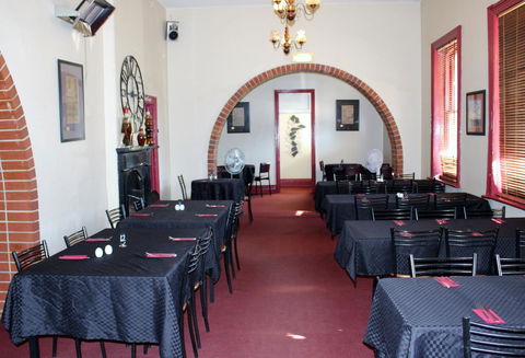 Royal Exchange Hotel - Accommodation Cairns 3