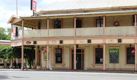 Royal Exchange Hotel - Accommodation Cairns 2