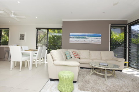 Boom 6 Boomerang Beach - Accommodation Cairns 2