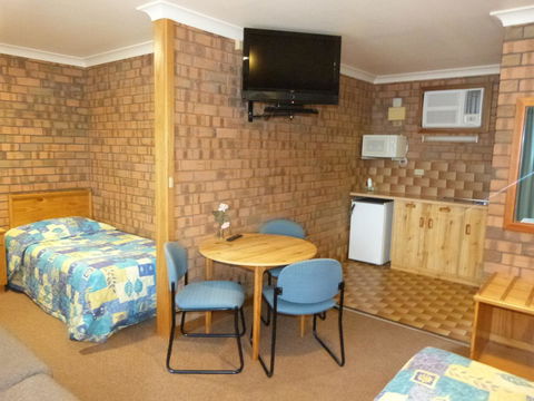 Wintersun Motel - Accommodation Cairns 2