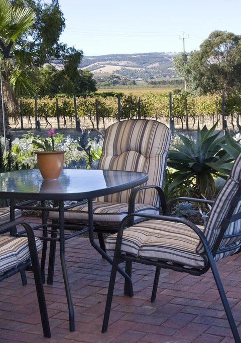 Linger Longer Vineyard - Accommodation Cairns 14