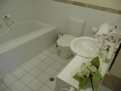 City Escape 3 Bedroom East End Of Adelaide - Accommodation Cairns 1