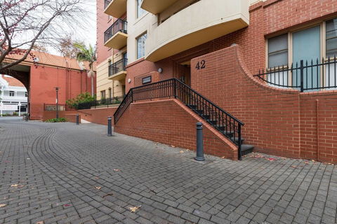 One Bedroom In Adelaideâ€™s East End FREE WIFI*Netflix*Parking - Accommodation Cairns 22