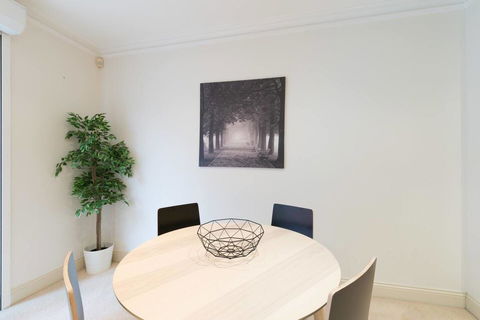 One Bedroom In Adelaideâ€™s East End FREE WIFI*Netflix*Parking - Accommodation Cairns 21