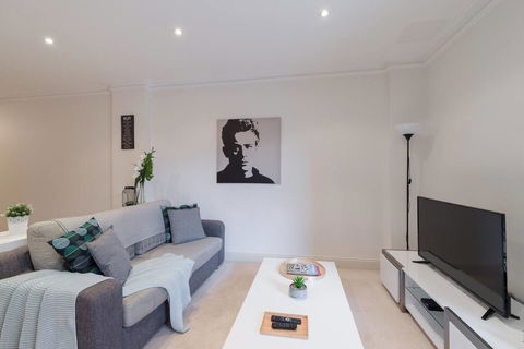 One Bedroom In Adelaideâ€™s East End FREE WIFI*Netflix*Parking - Accommodation Cairns 0
