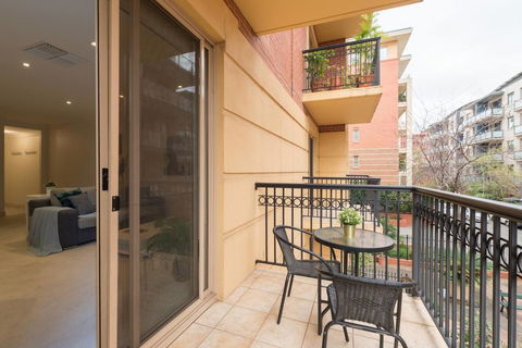 One Bedroom In Adelaideâ€™s East End FREE WIFI*Netflix*Parking - Accommodation Cairns 5