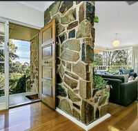 Stunning house with beautiful entertainment area - Accommodation Cairns