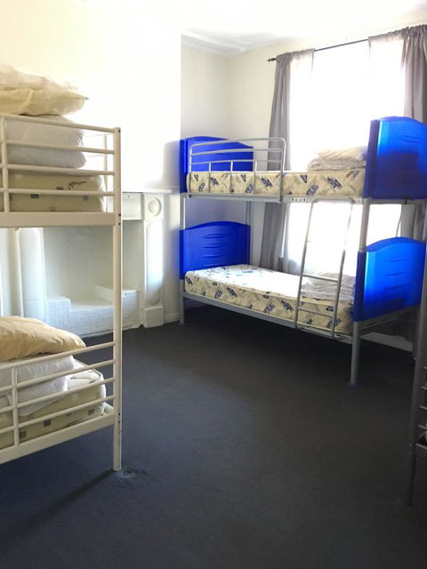 Shingo\'s Backpackers - Accommodation Cairns 1