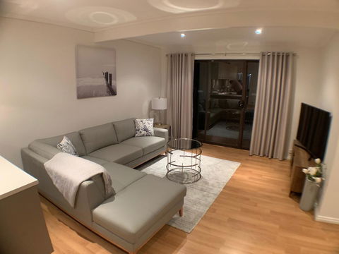 On Gilbert - Accommodation Cairns 4