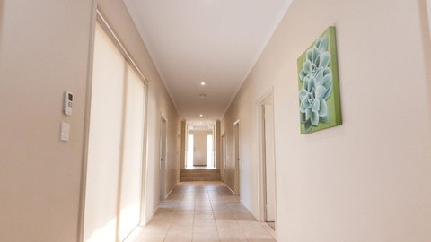 Golfers Paradise (18th Tee) - 52 Huntingdale Drive - Accommodation Cairns 11