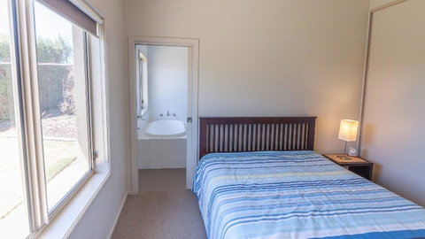 Golfers Paradise (18th Tee) - 52 Huntingdale Drive - Accommodation Cairns 14