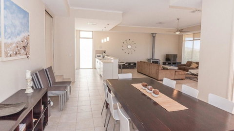 Golfers Paradise (18th Tee) - 52 Huntingdale Drive - Accommodation Cairns 19