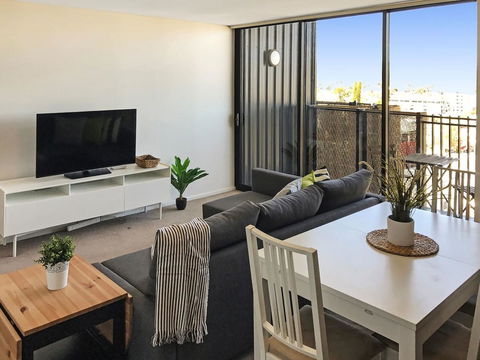 Modern 2 Bedroom+WIFI/Netflix/Parking+Great Views! - Accommodation Cairns 42
